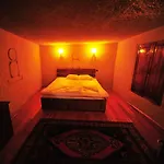 Elite Cave 2* גורמה