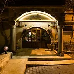 Elite Cave מלון