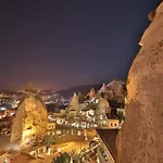 Elite Cave מלון