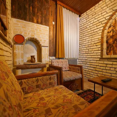 Elite Cave Hotel 2*