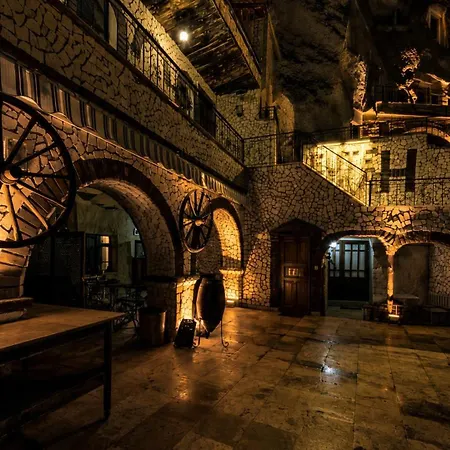 Elite Cave Szálloda 2*