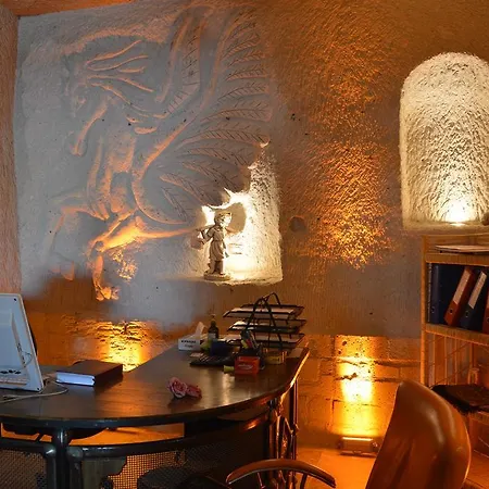Elite Cave Hotel 2*