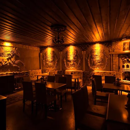 Elite Cave Hotell 2*